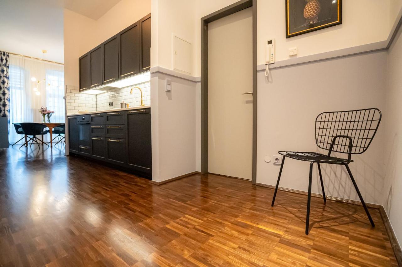 Designer Loft-Ferienwohnung Im Zentrum Mit Tiefgaragen-Parkplatz, Waschmaschine Und Privatterrasse 라이프치히 외부 사진